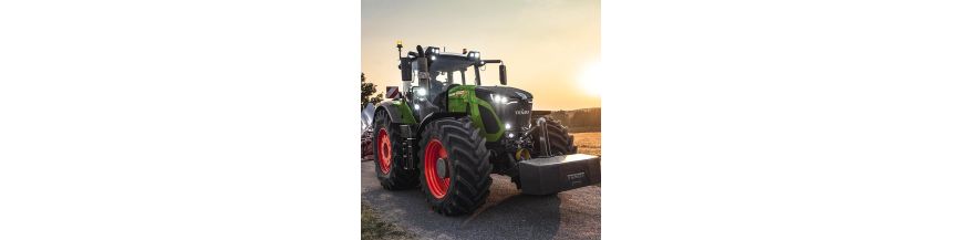 Eclairage LED type rampes et barres pour tracteur agricole.