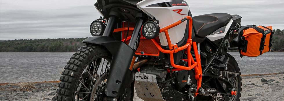 Moto KTM adventure avec les feux LED XP7 Next-Tech
                      