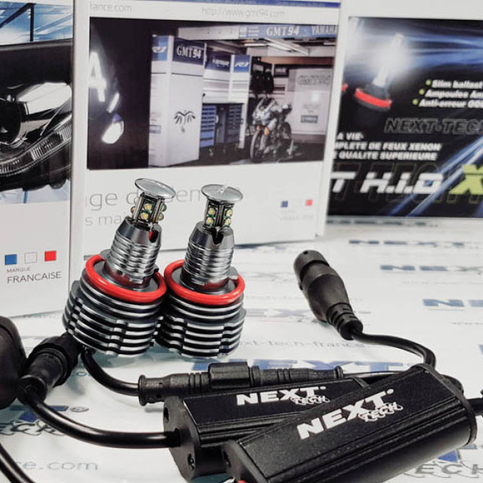 ampoules LED H7 avec boitier anti-erreur canbus devant les boites Next-Tech France