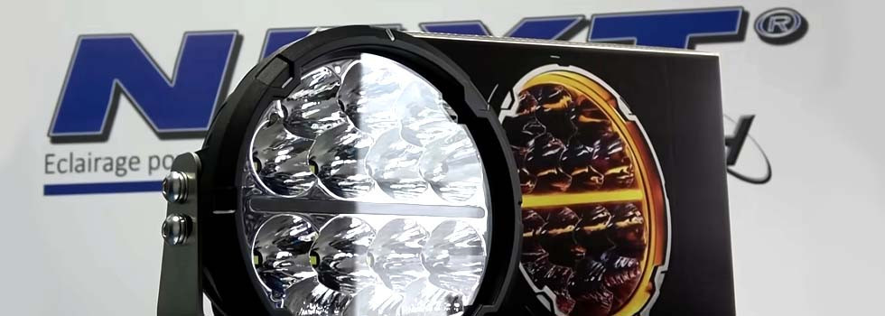 video-du-phare-led-165mm-avec-feux-de-jour-DRL-bicolore-orange-et-blanc
                        